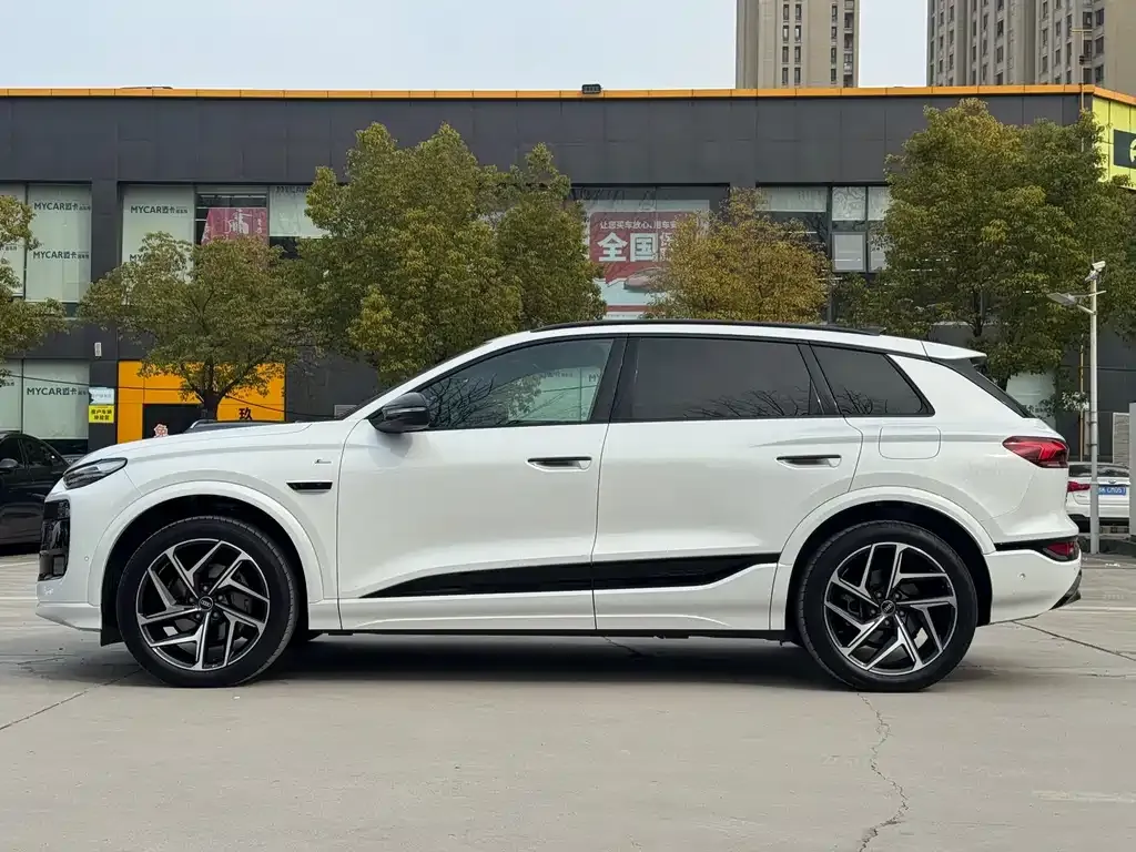 Audi Q6L e-tron — фото 8