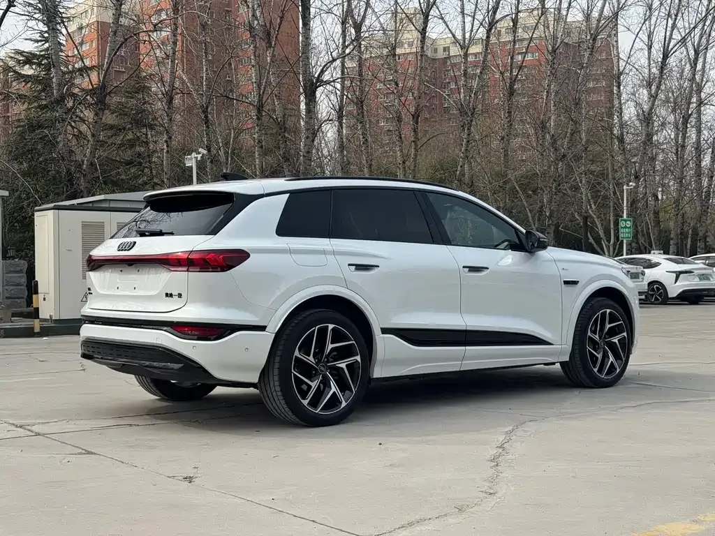 Audi Q6L e-tron — фото 9