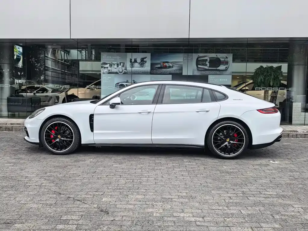 Porsche Panamera — фото 10
