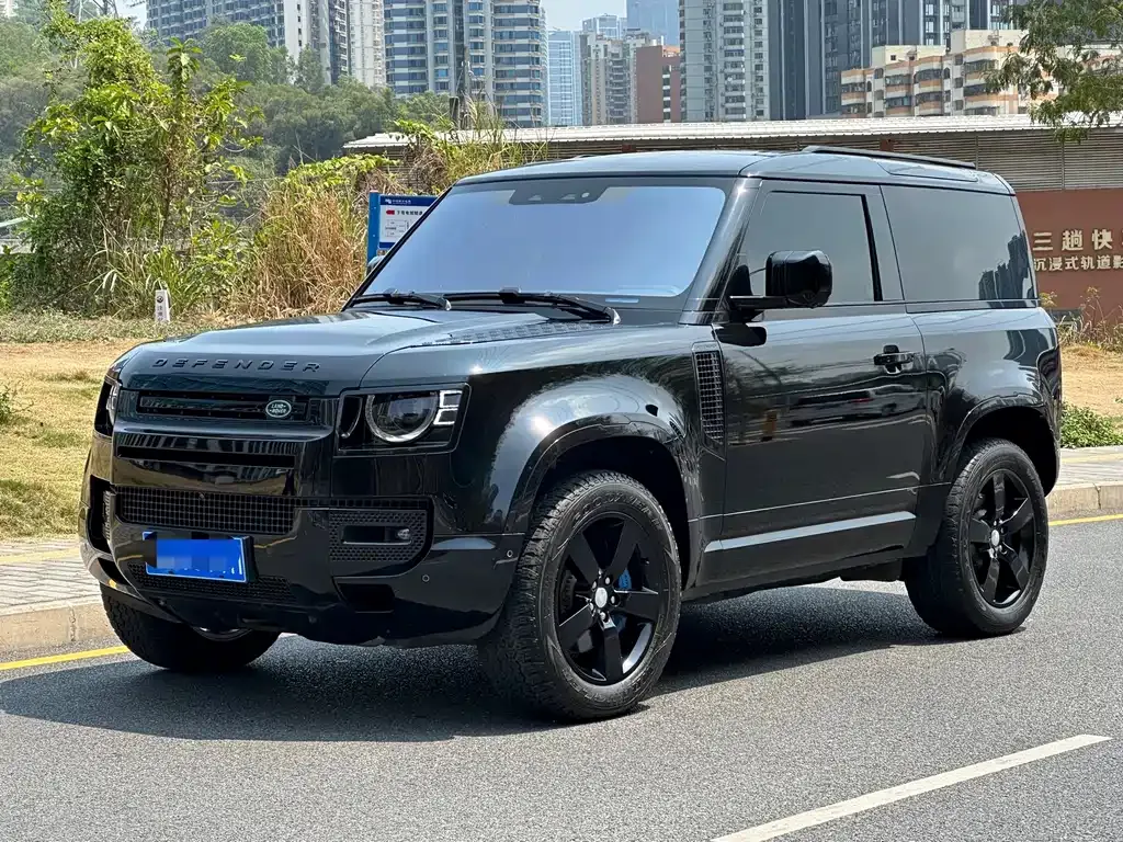 Land Rover Defender — фото 1