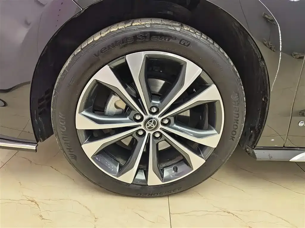 Toyota Granvia — фото 8