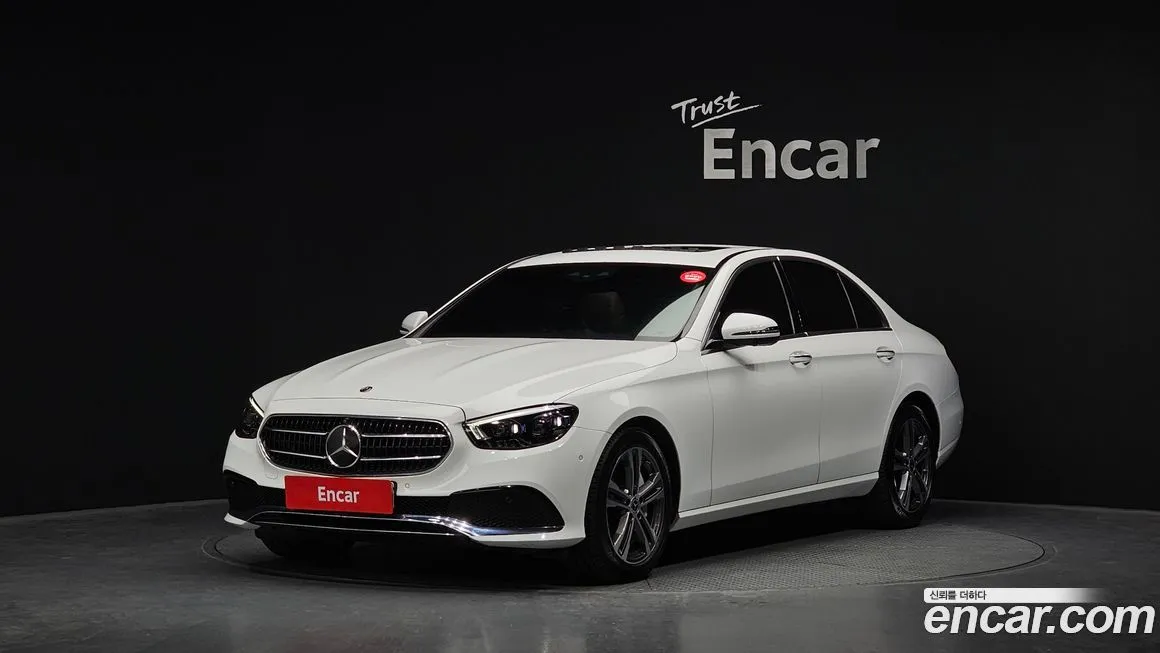 Mercedes-Benz E-Class — фото 1