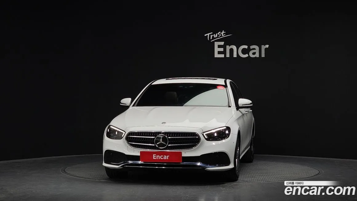 Mercedes-Benz E-Class — фото 4
