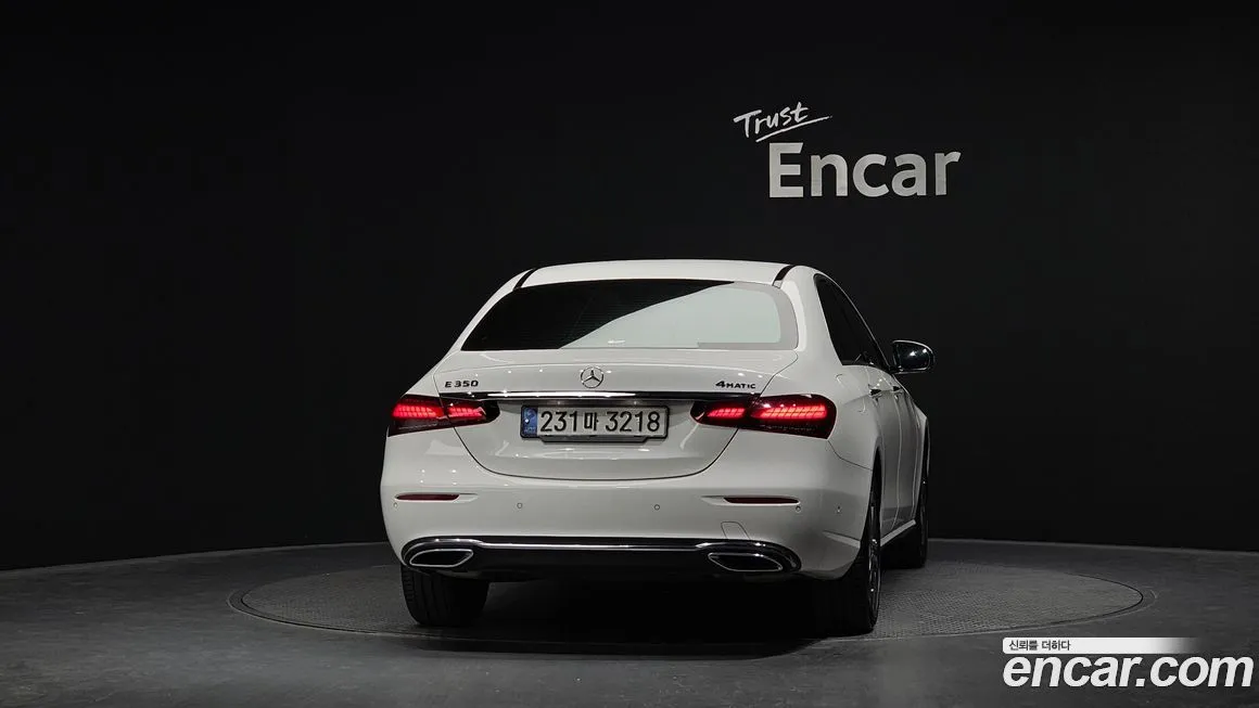 Mercedes-Benz E-Class — фото 2