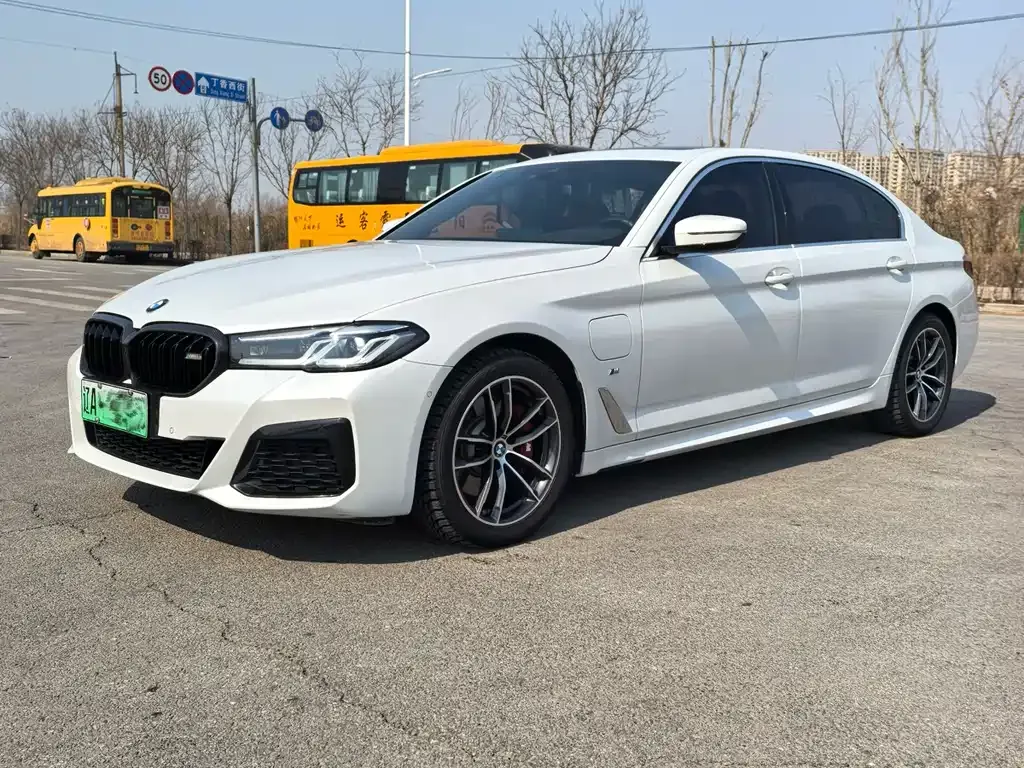 BMW 5 Series New Energy — фото 1