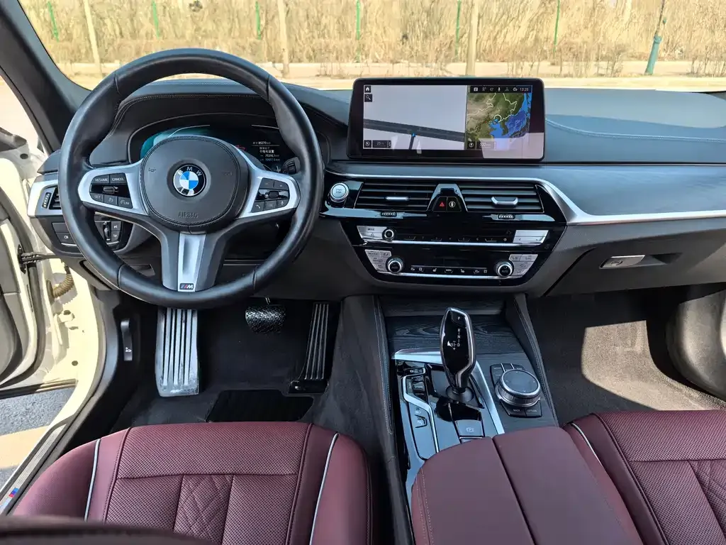 BMW 5 Series New Energy — фото 9