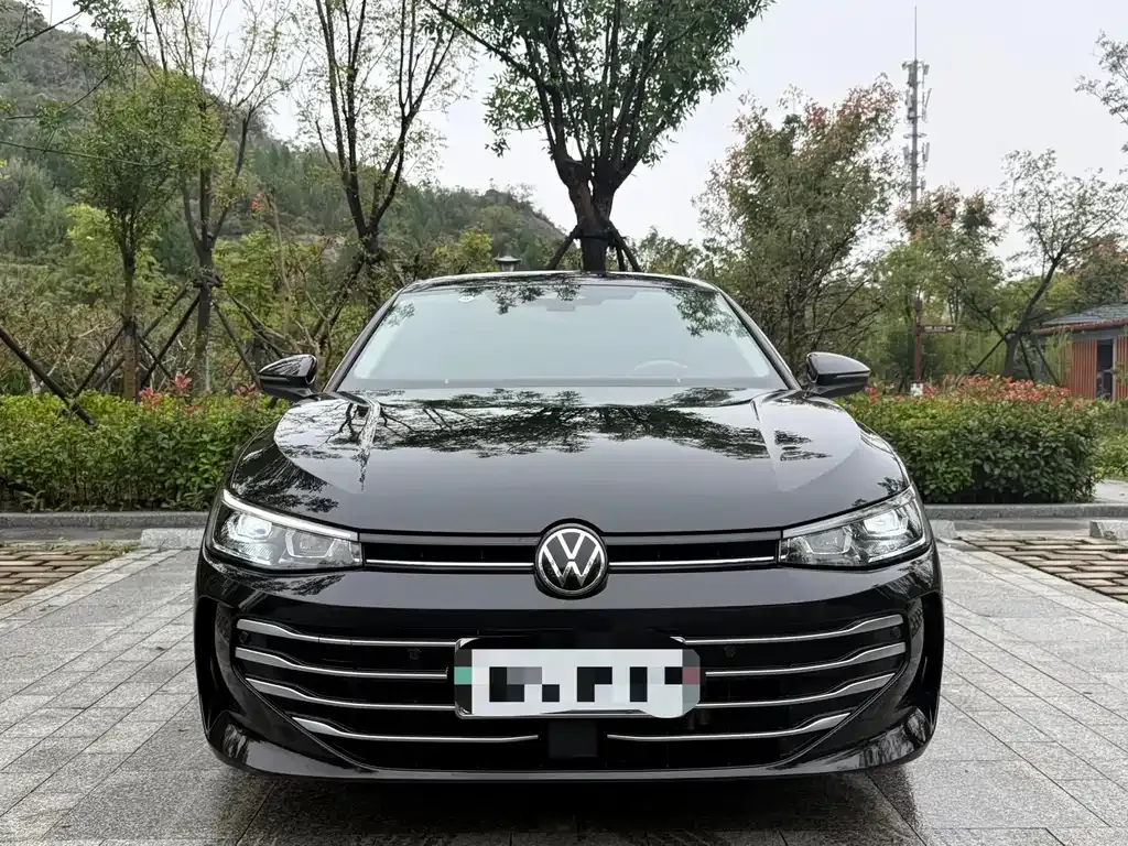 Volkswagen Passat — фото 1