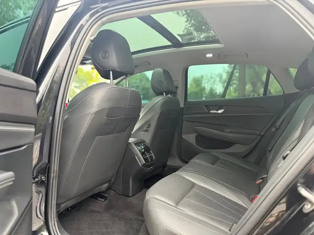 Volkswagen Passat — фото 4