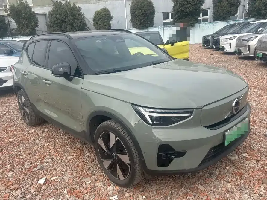 Volvo XC40 NEV — фото 2