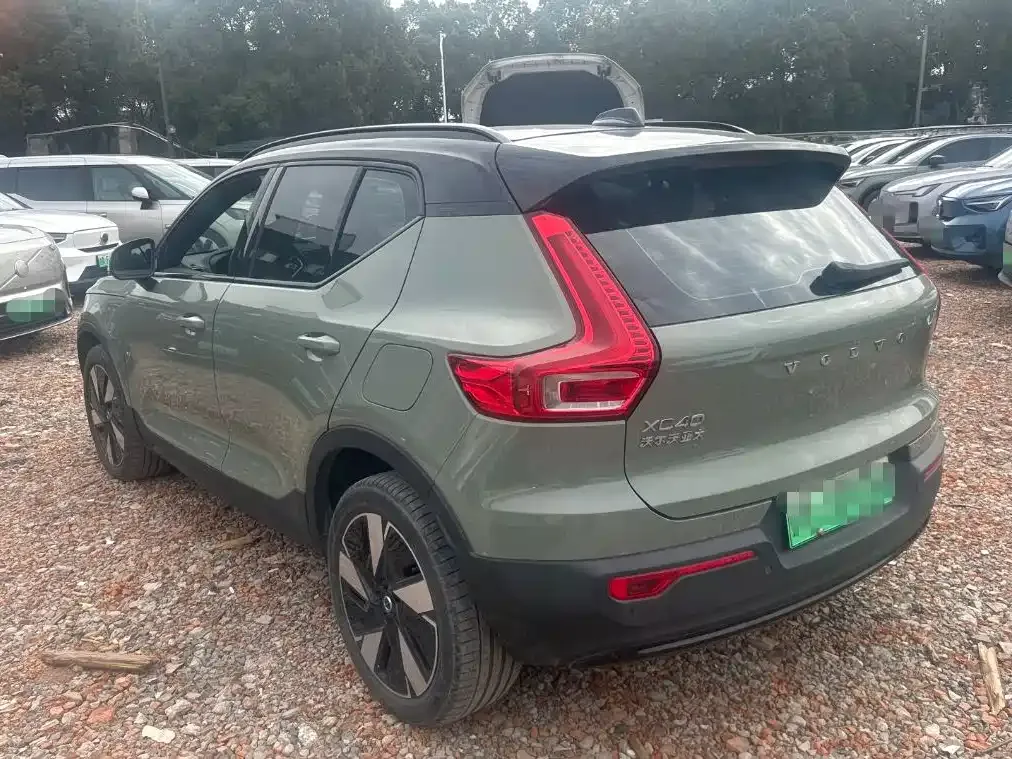 Volvo XC40 NEV — фото 10