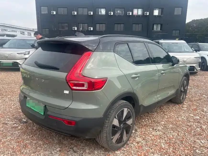 Volvo XC40 NEV — фото 7