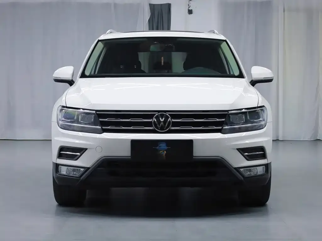 Volkswagen Tiguan L — фото 6