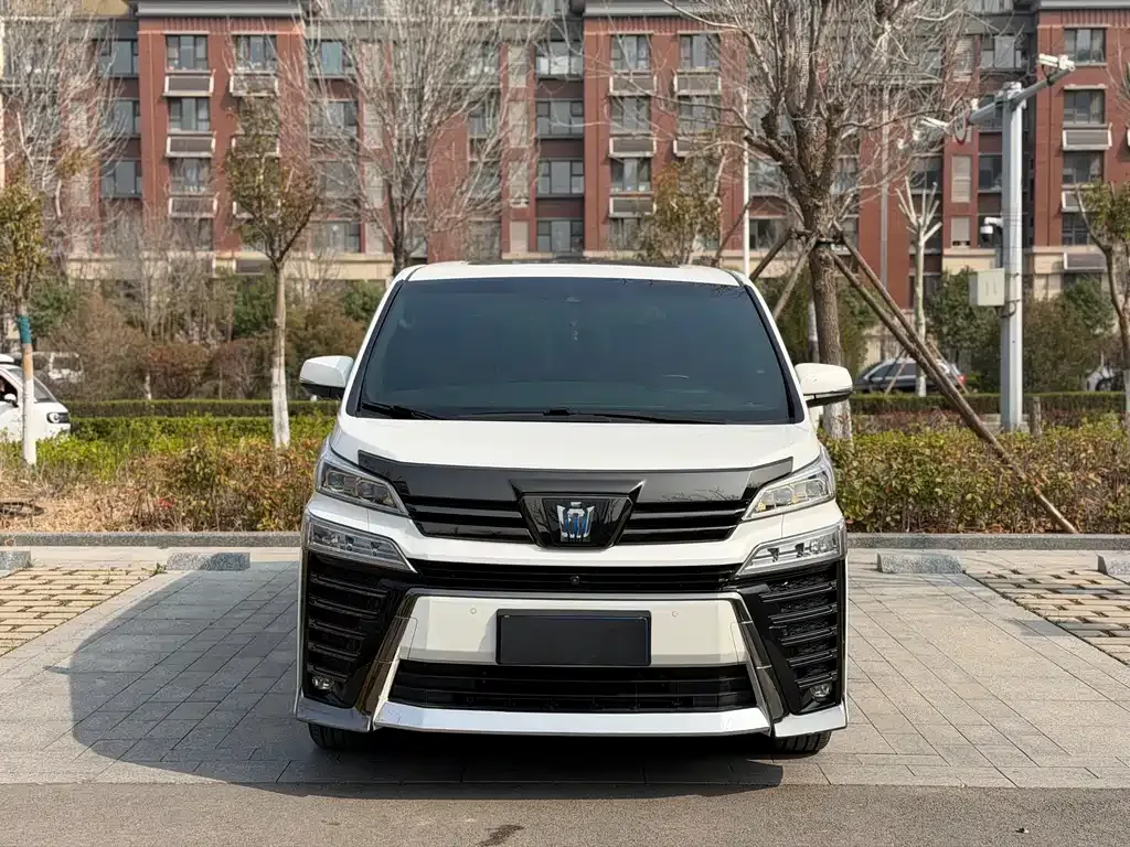 Toyota Vellfire — фото 6
