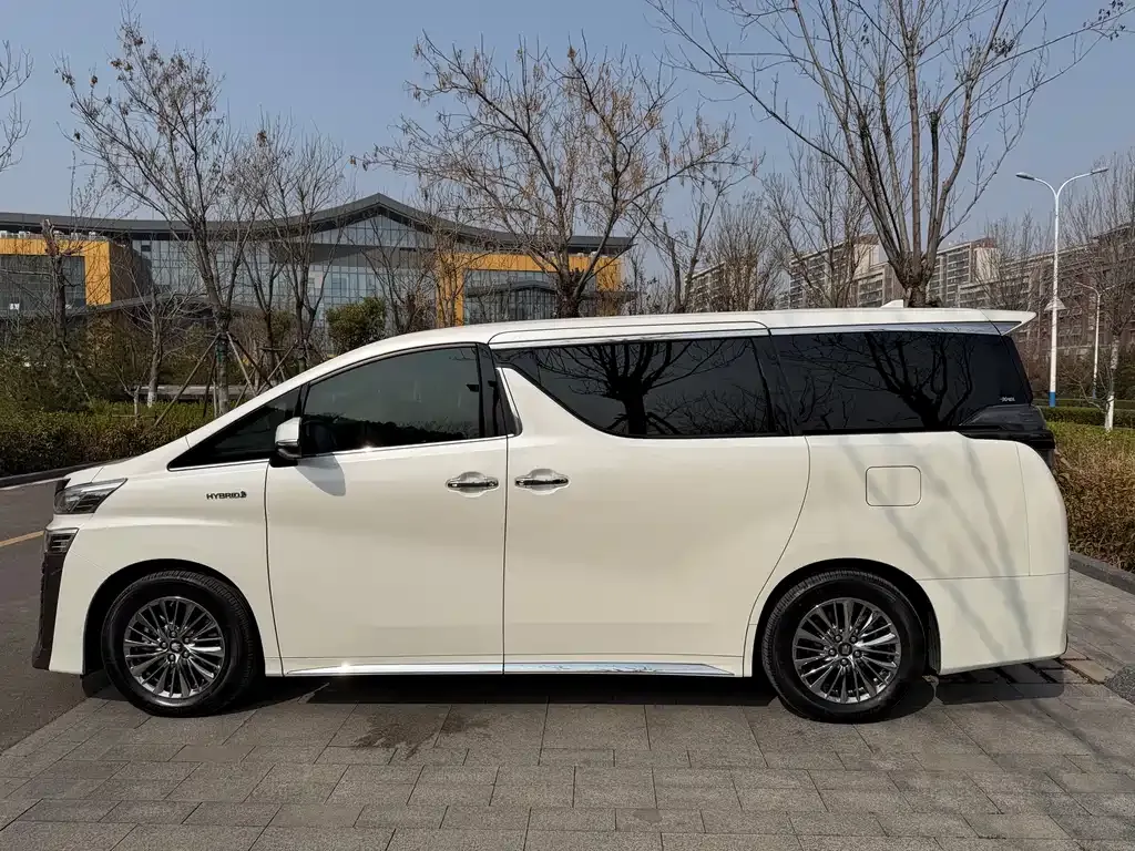 Toyota Vellfire — фото 7