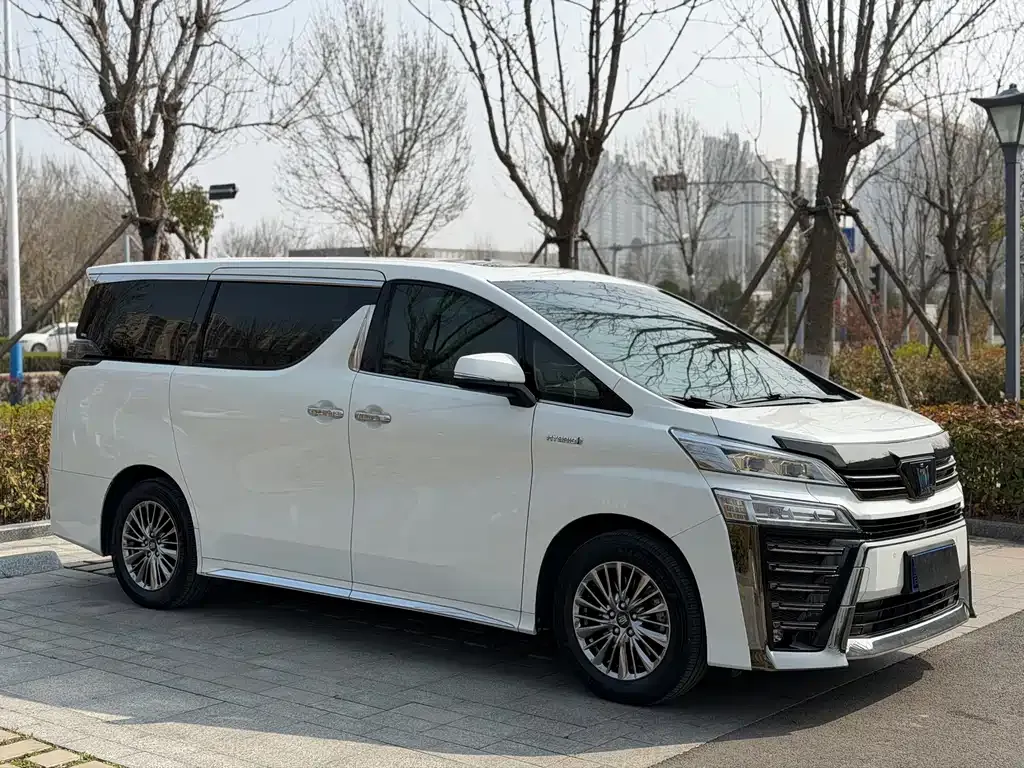 Toyota Vellfire — фото 3