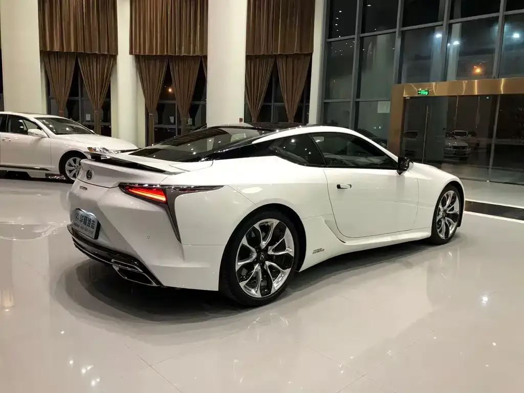 Lexus LC — фото 8