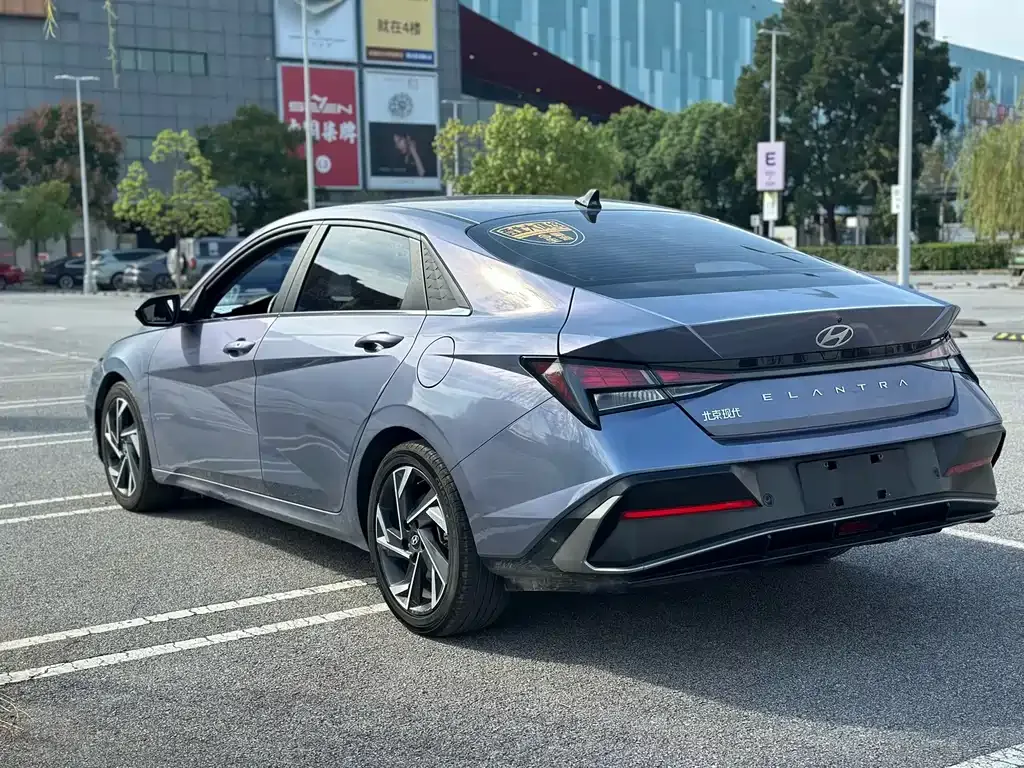 Hyundai Elantra — фото 9