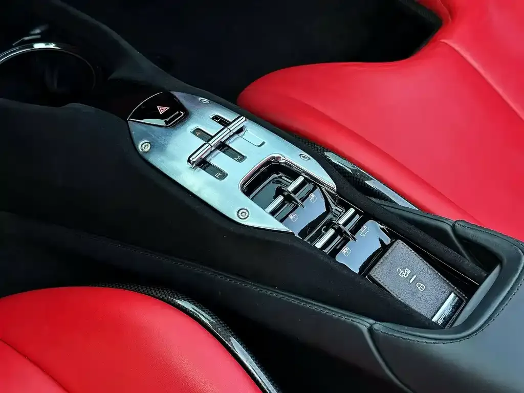 Ferrari SF90 — фото 7