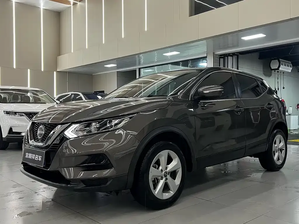 Nissan Qashqai — фото 1