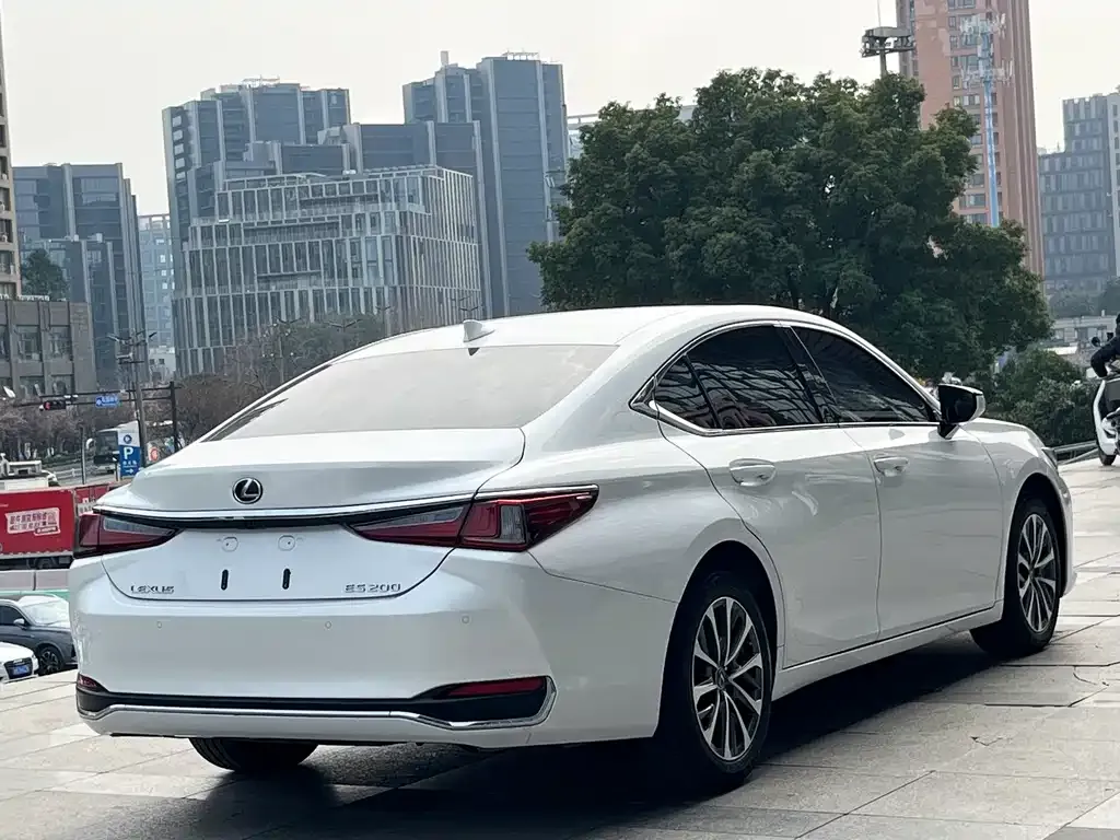 Lexus ES — фото 4