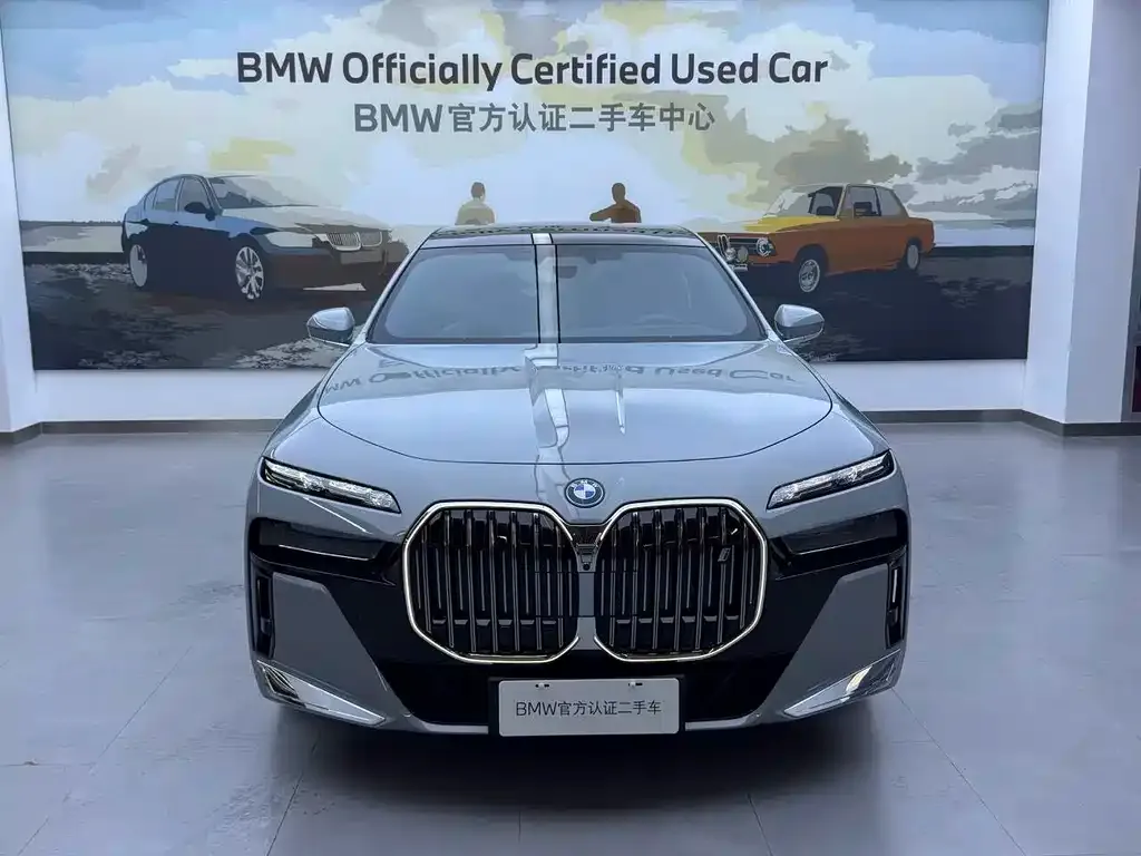 BMW i7 — фото 8