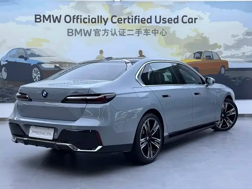 BMW i7 — фото 10