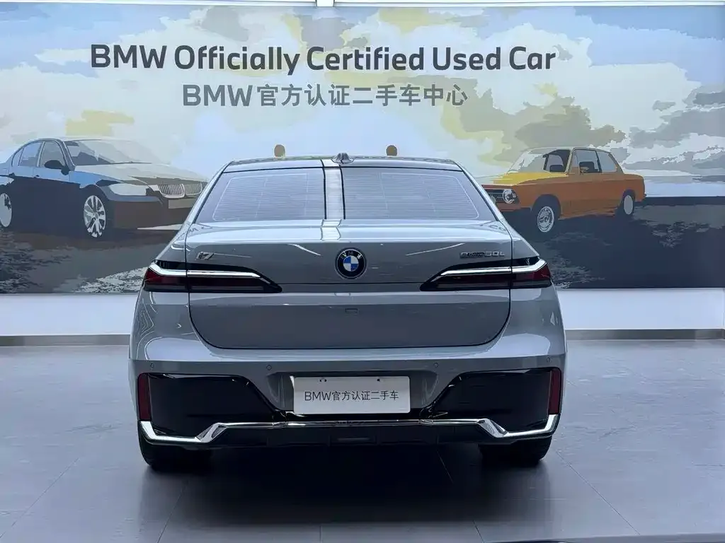 BMW i7 — фото 7