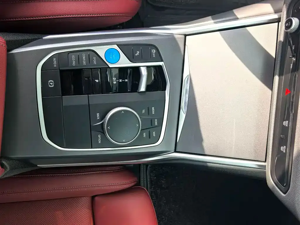 BMW i3 — фото 9