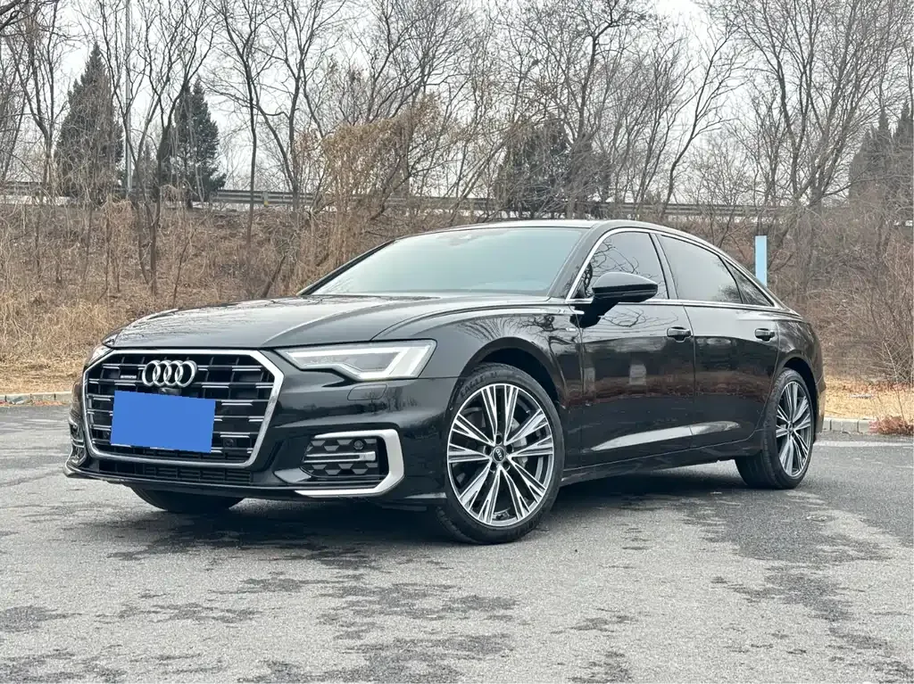 Audi A6L — фото 1