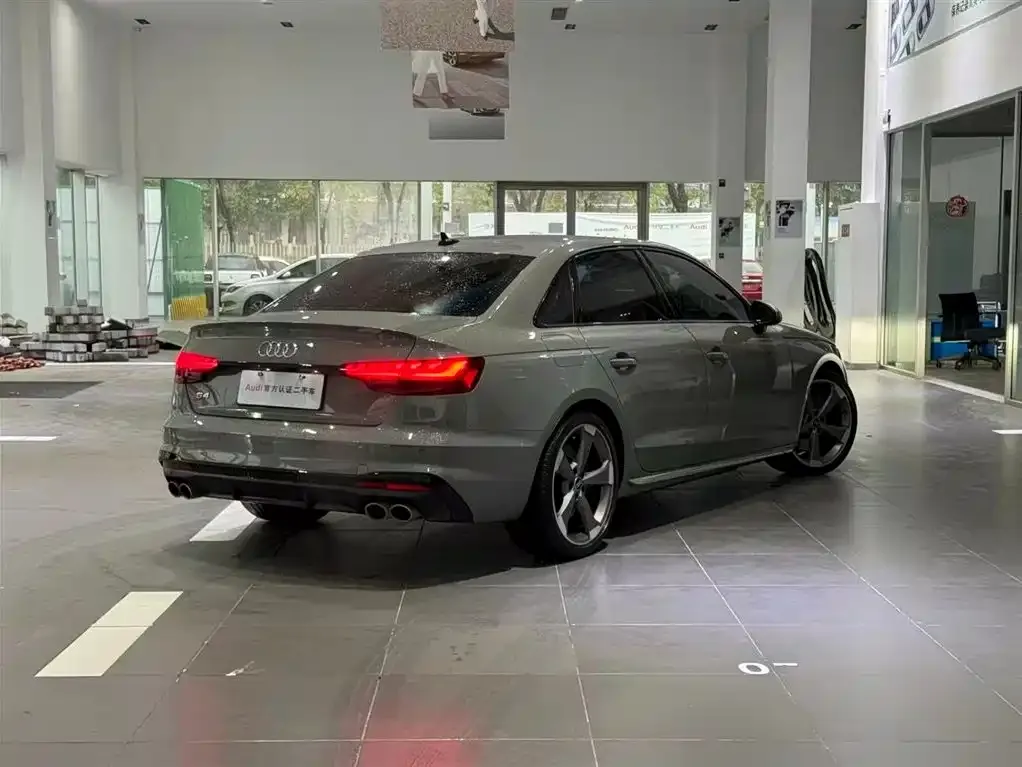 Audi S4 — фото 5