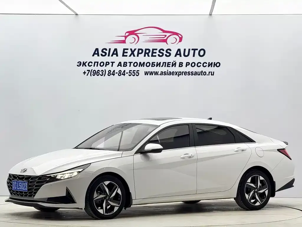 Hyundai Elantra — фото 1