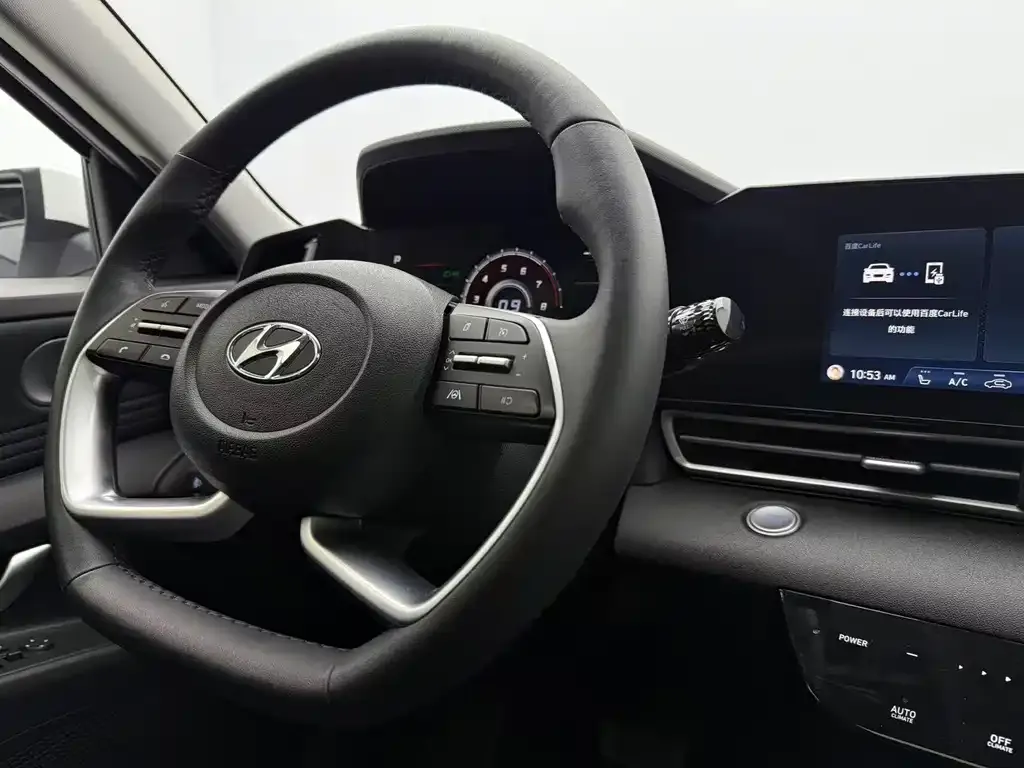 Hyundai Elantra — фото 8