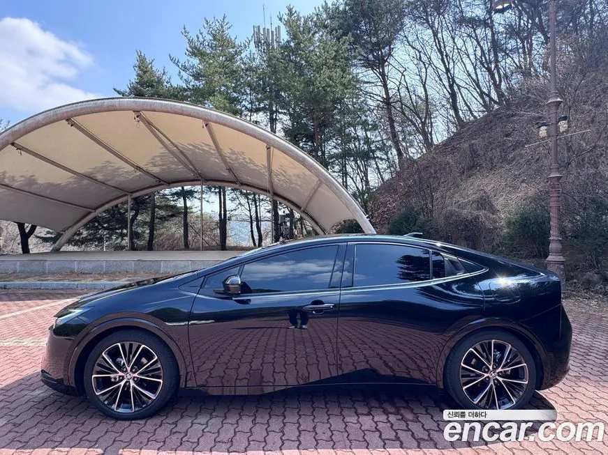 Toyota Prius — фото 1