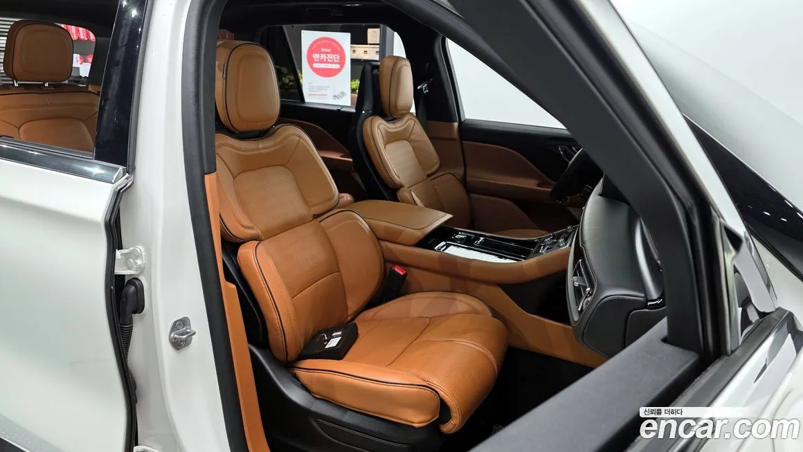 Lincoln Aviator — фото 10