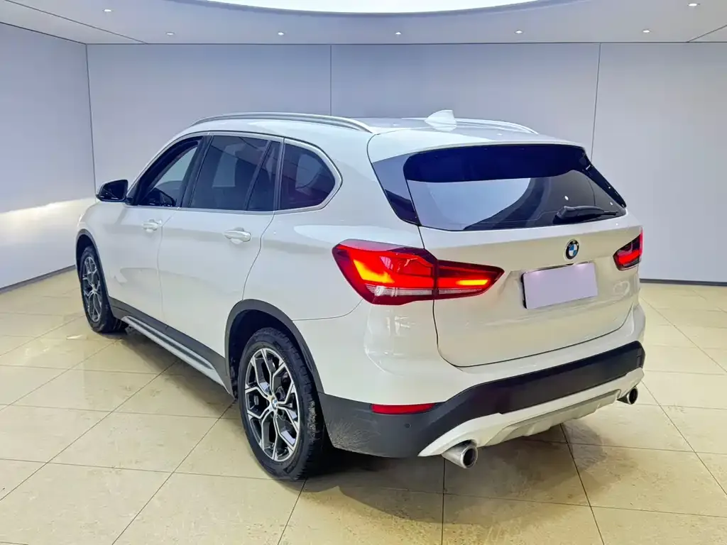BMW X1 — фото 7