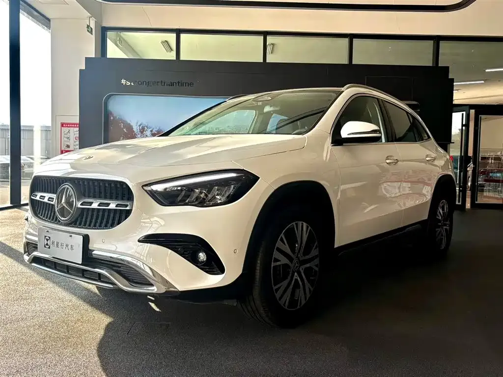 Mercedes-Benz GLA — фото 1