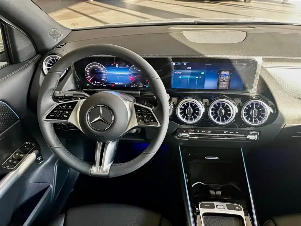 Mercedes-Benz GLA — фото 6