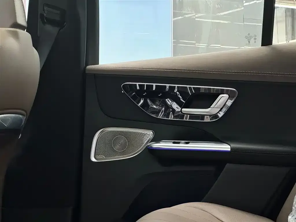 Mercedes-Benz EQE SUV — фото 2