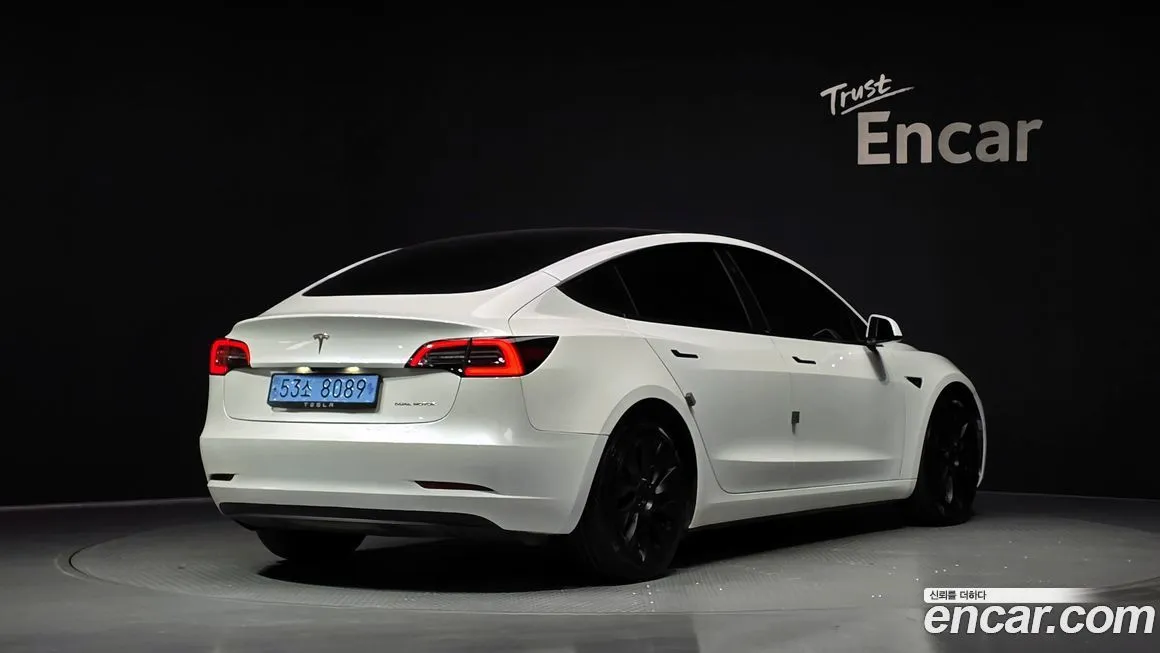 Tesla Model 3 — фото 10