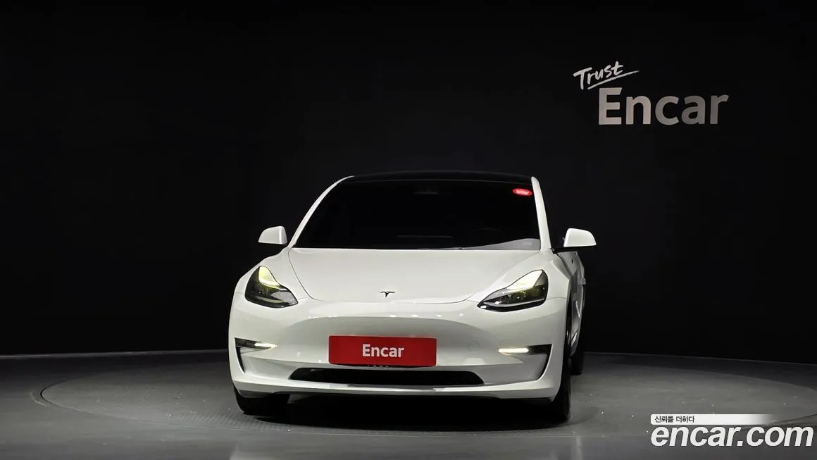 Tesla Model 3 — фото 9