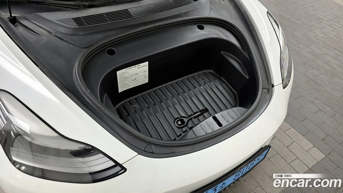 Tesla Model 3 — фото 8