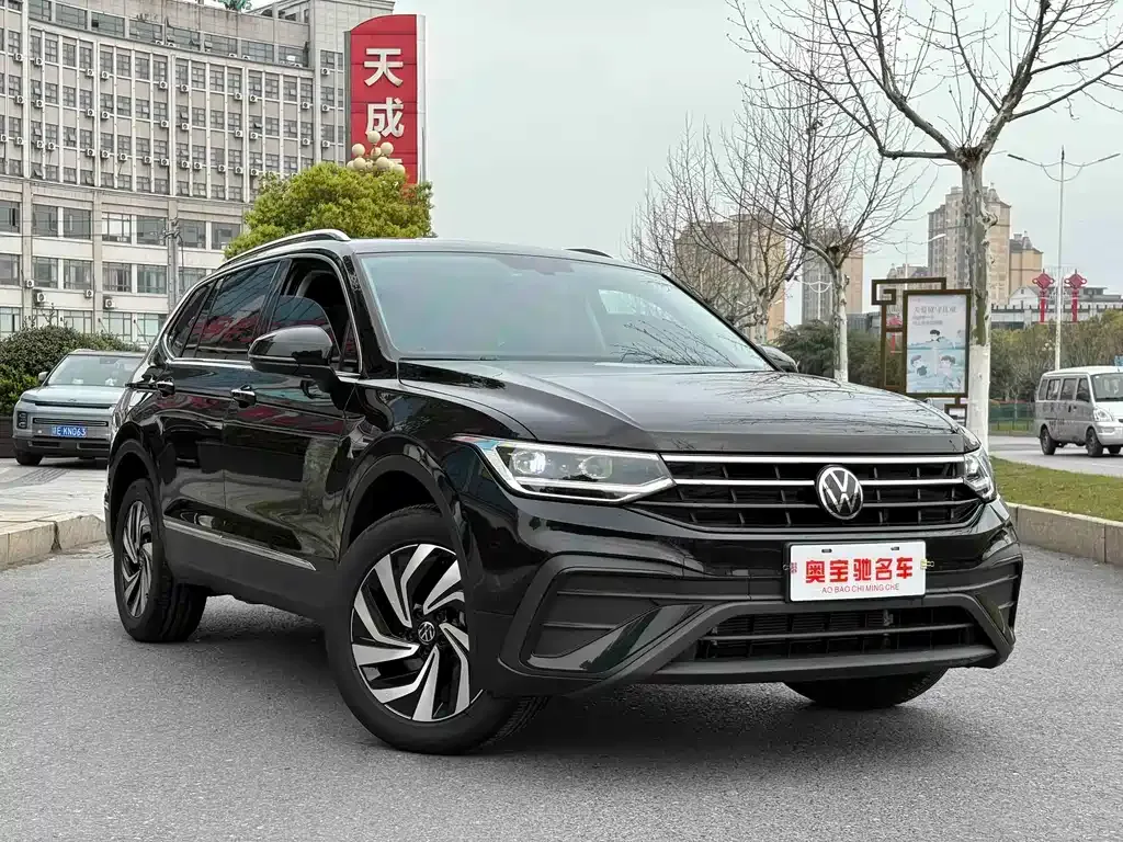 Volkswagen Tiguan L — фото 5