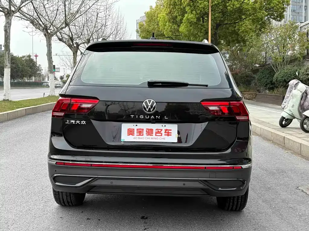 Volkswagen Tiguan L — фото 4