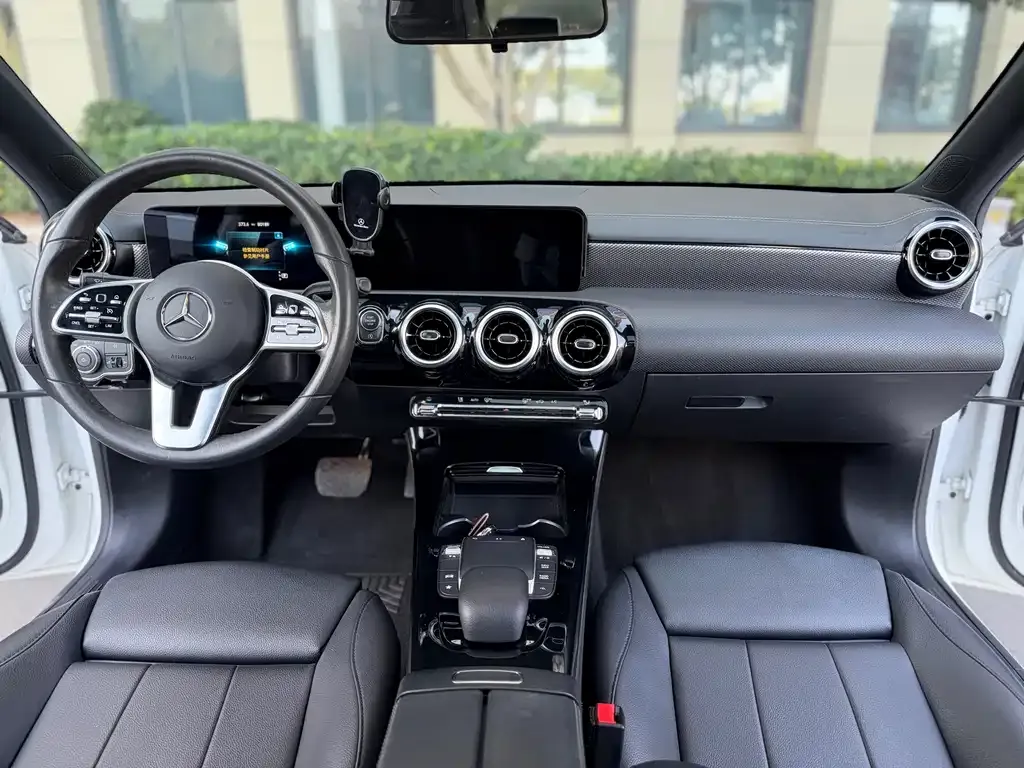 Mercedes-Benz A-Class — фото 10