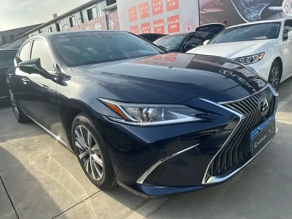 Lexus ES — фото 7