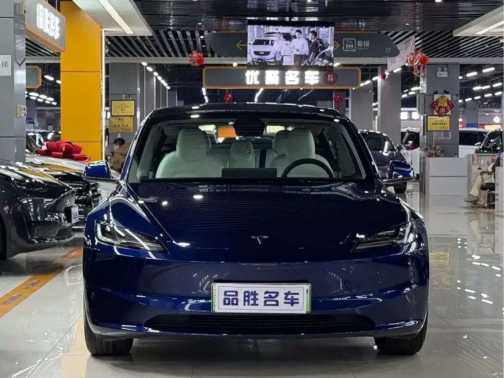 Tesla Model 3 — фото 4