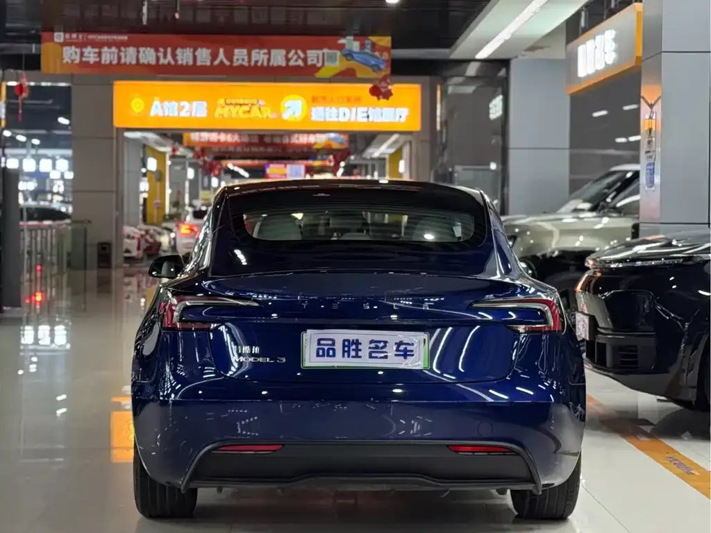 Tesla Model 3 — фото 2