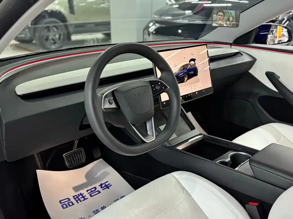 Tesla Model 3 — фото 3