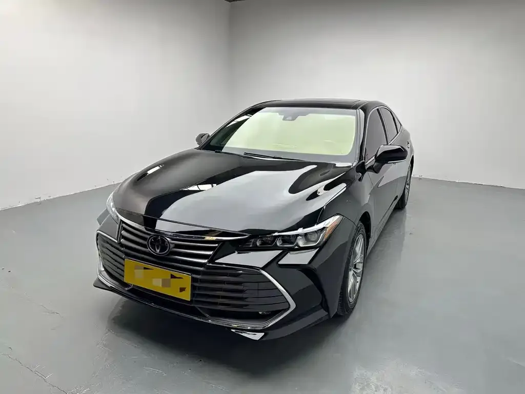 Toyota Avalon — фото 1