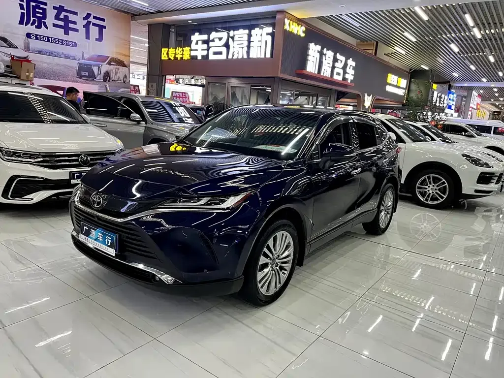 Toyota Harrier — фото 1